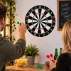 Dartbord met pijlen