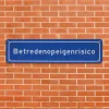 Metalen bord Betreden