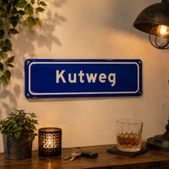Metalen bord Kutweg